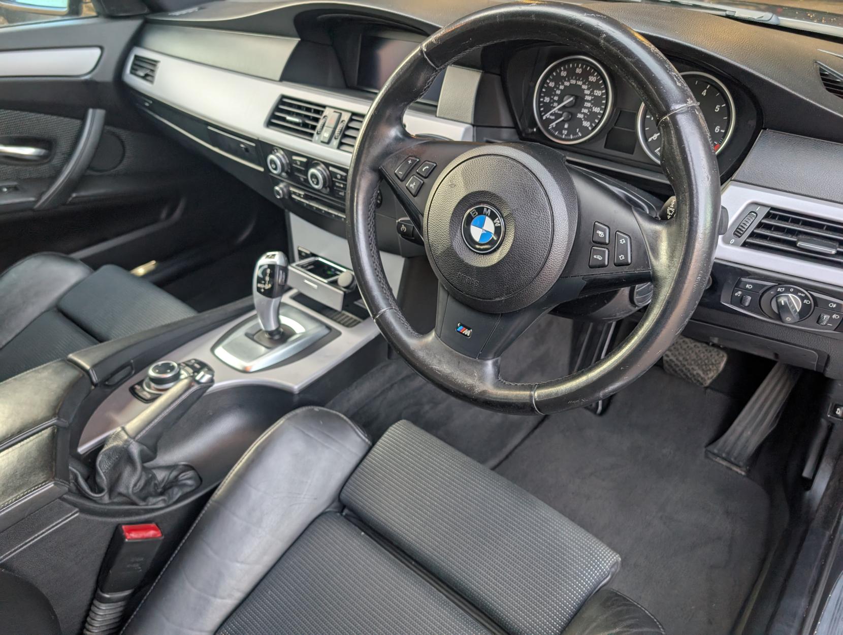 BMW 5 Series 2.5 523i M Sport Saloon 4dr Petrol Steptronic Euro 4 (190 ps)