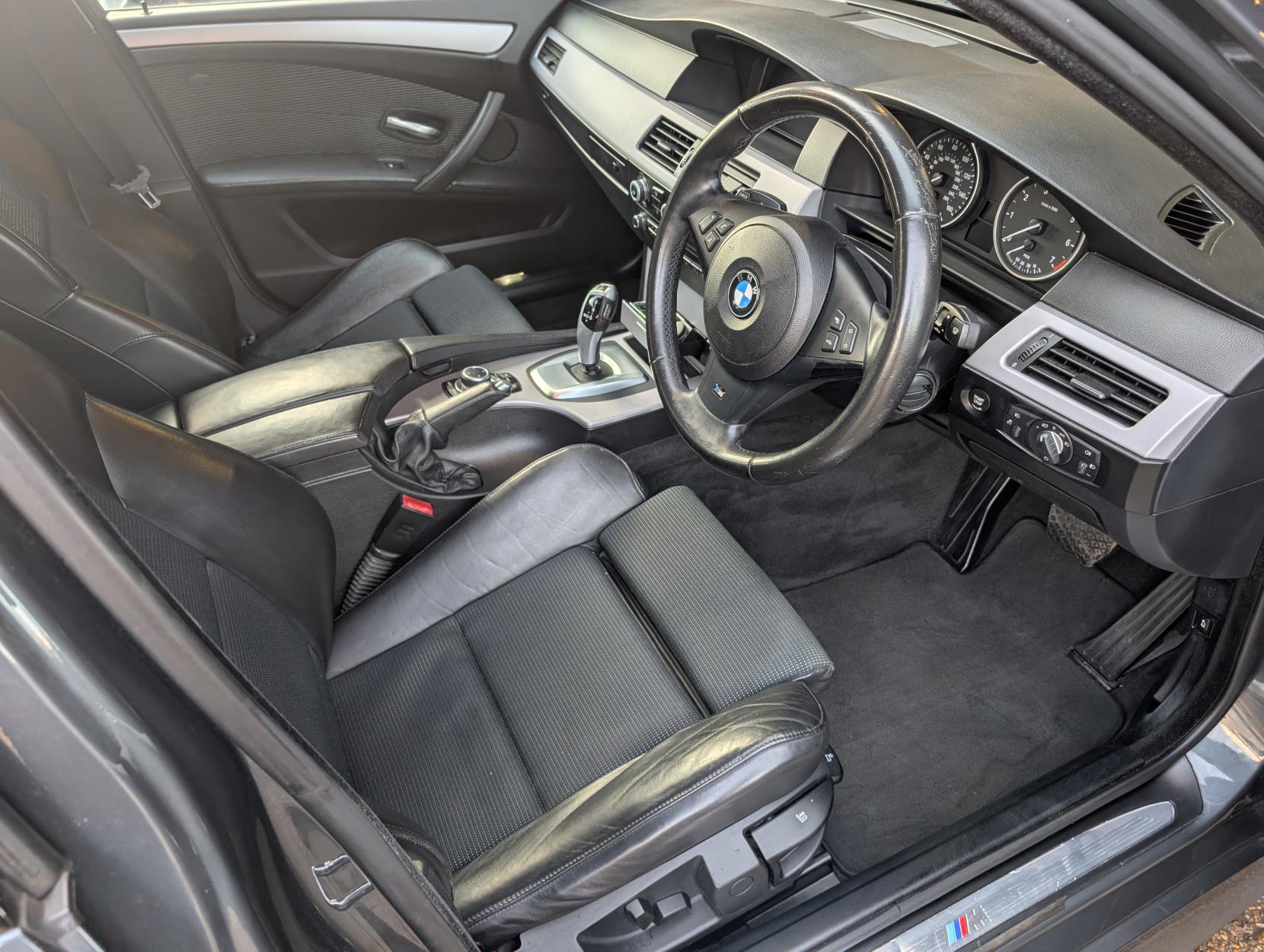 BMW 5 Series 2.5 523i M Sport Saloon 4dr Petrol Steptronic Euro 4 (190 ps)