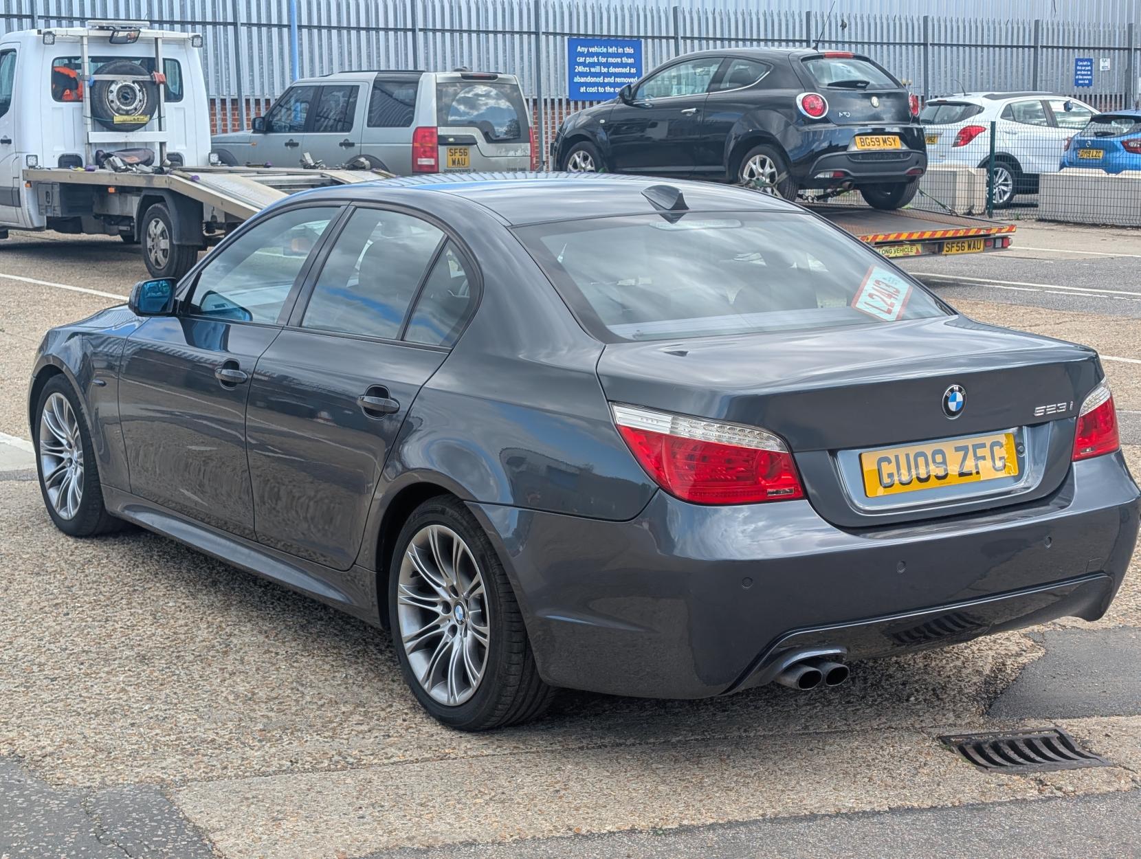 BMW 5 Series 2.5 523i M Sport Saloon 4dr Petrol Steptronic Euro 4 (190 ps)