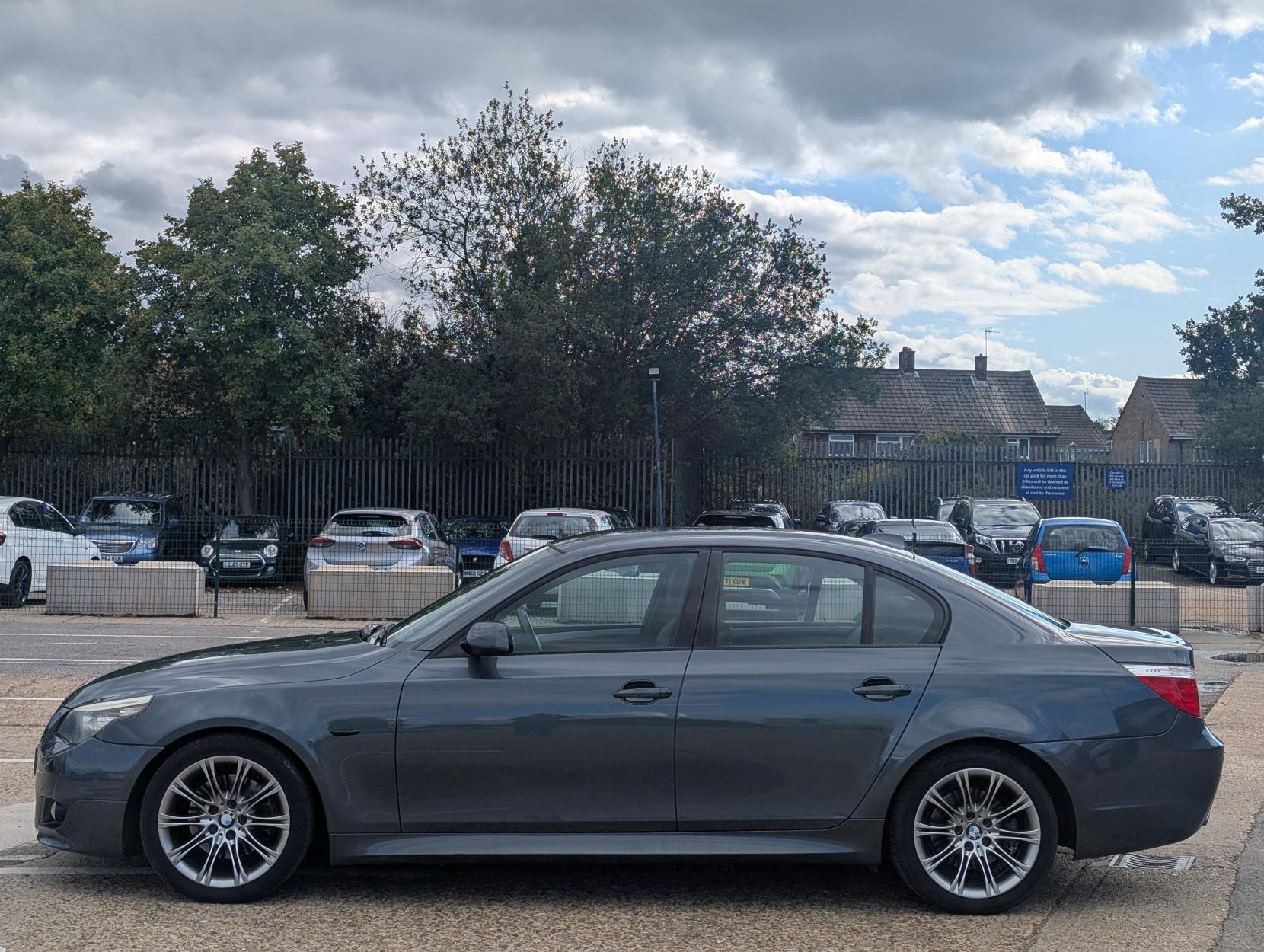 BMW 5 Series 2.5 523i M Sport Saloon 4dr Petrol Steptronic Euro 4 (190 ps)