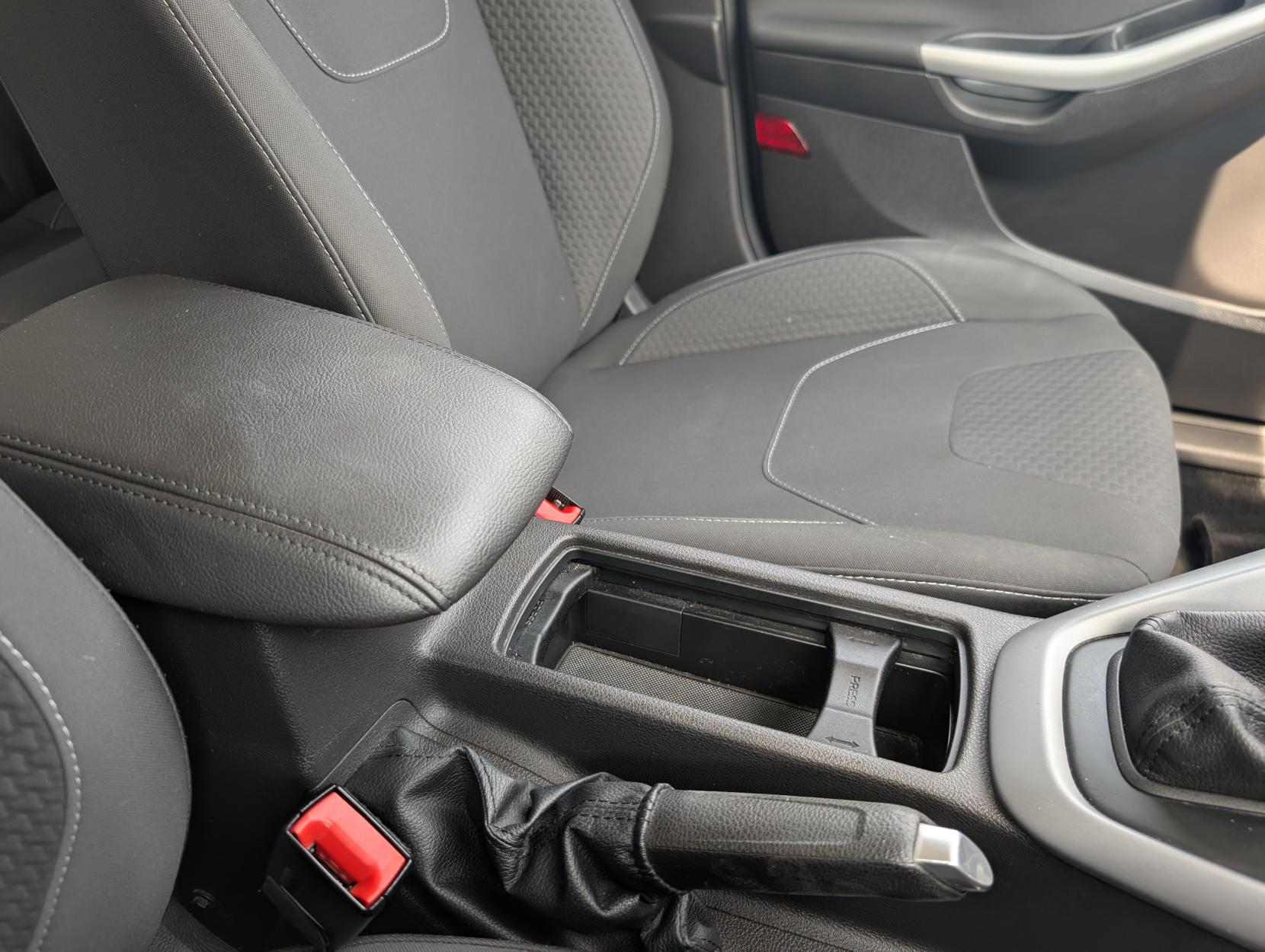 Ford Focus 1.0T EcoBoost Zetec Hatchback 5dr Petrol Manual Euro 6 (s/s) (125 ps)