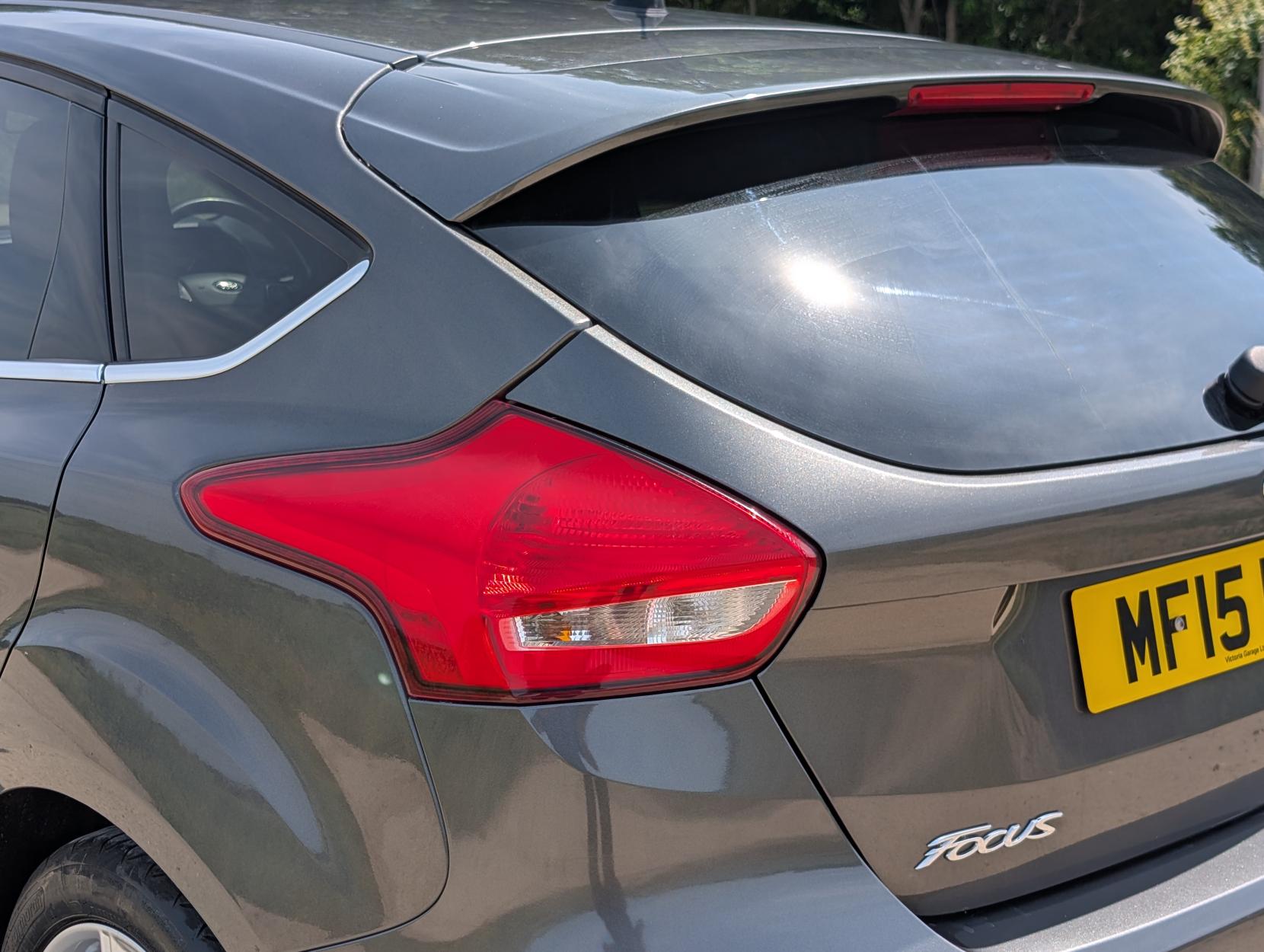 Ford Focus 1.0T EcoBoost Zetec Hatchback 5dr Petrol Manual Euro 6 (s/s) (125 ps)