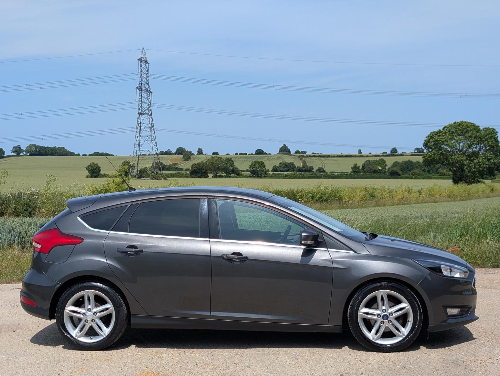 Ford Focus 1.0T EcoBoost Zetec Hatchback 5dr Petrol Manual Euro 6 (s/s) (125 ps)