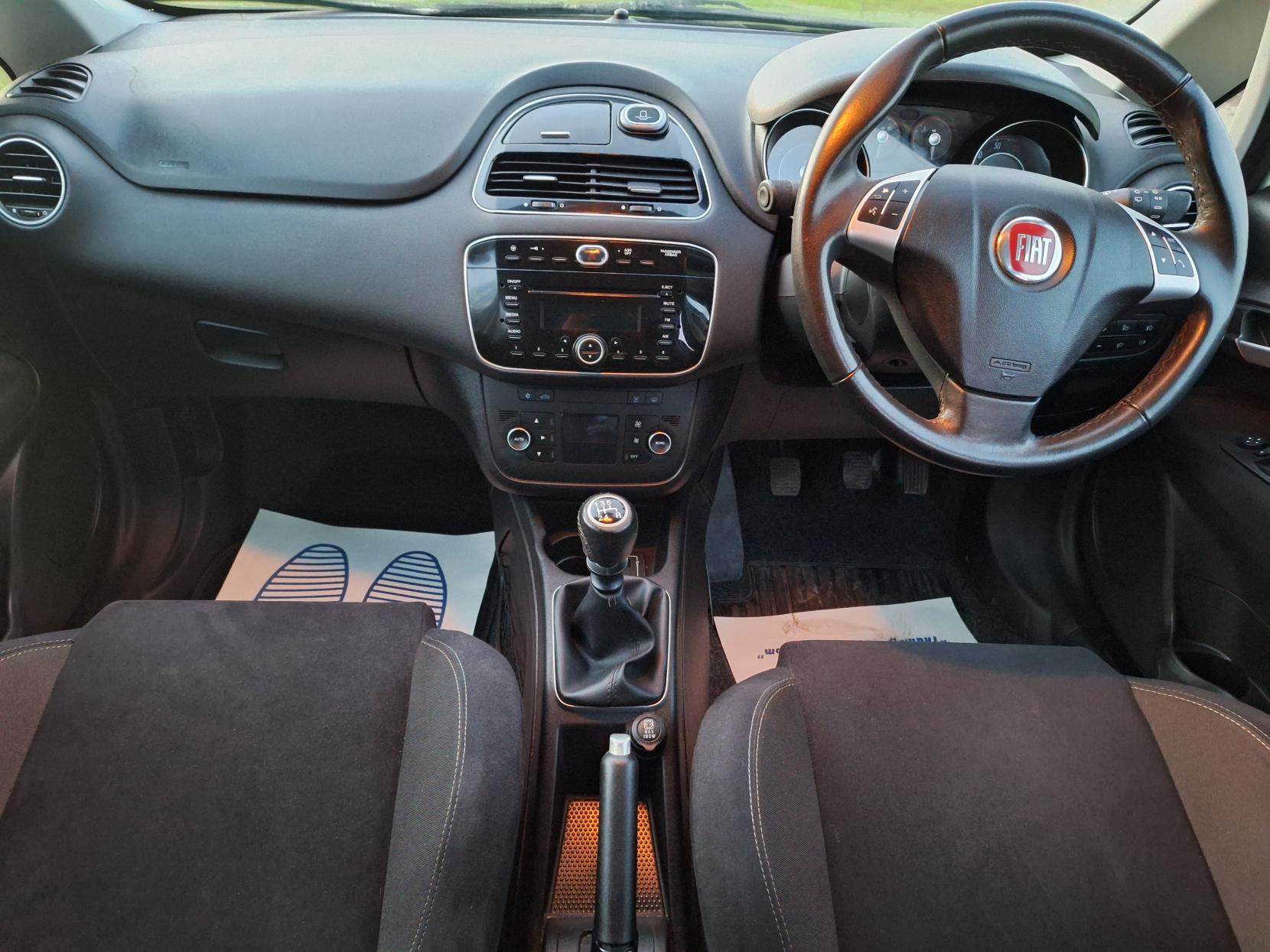 Fiat Punto 1.2 Easy Hatchback 5dr Petrol Euro 6 (69 bhp)