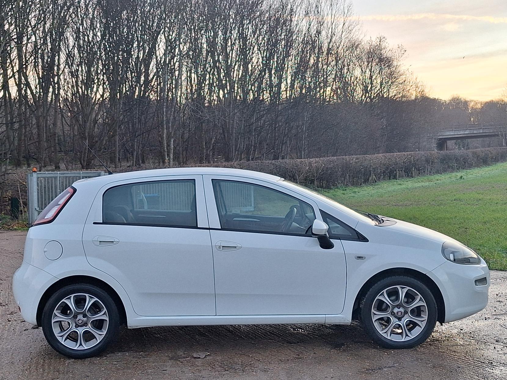 Fiat Punto 1.2 Easy Hatchback 5dr Petrol Euro 6 (69 bhp)