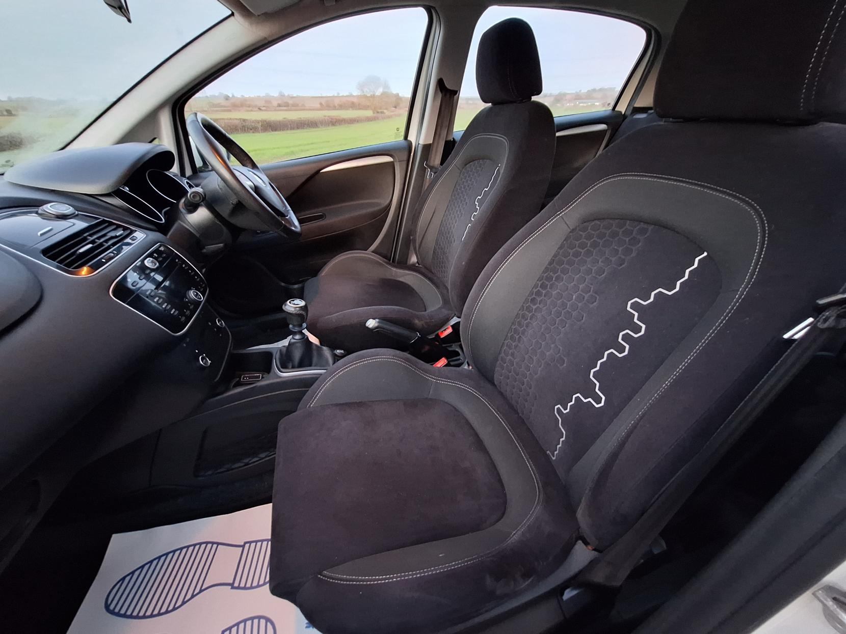 Fiat Punto 1.2 Easy Hatchback 5dr Petrol Euro 6 (69 bhp)