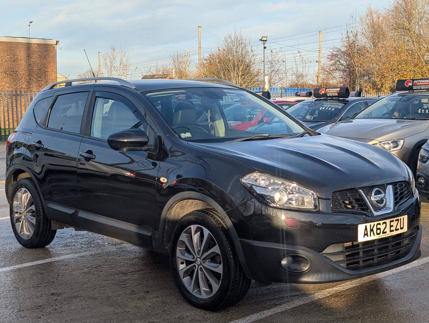 Nissan Qashqai 1.6 Tekna SUV 5dr Petrol Manual 2WD Euro 5 (117 ps)