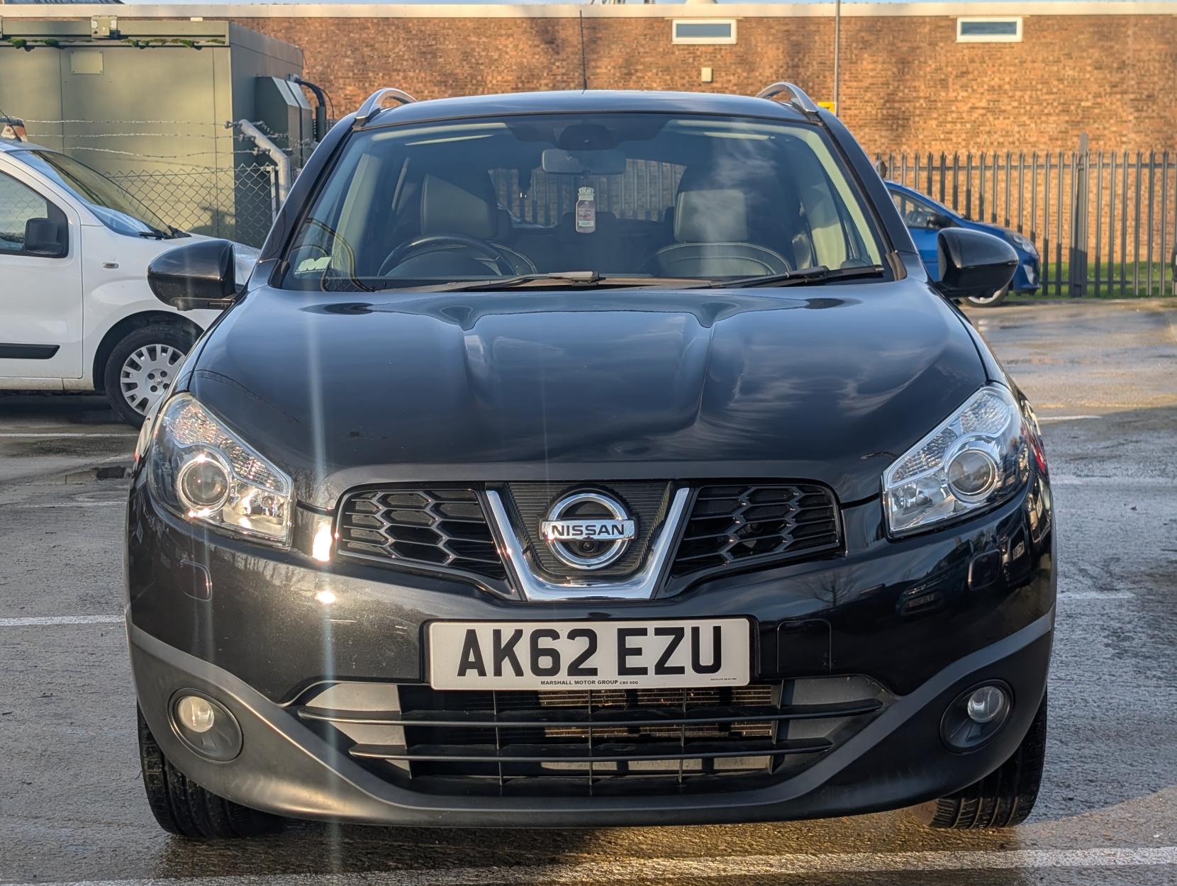 Nissan Qashqai 1.6 Tekna SUV 5dr Petrol Manual 2WD Euro 5 (117 ps)