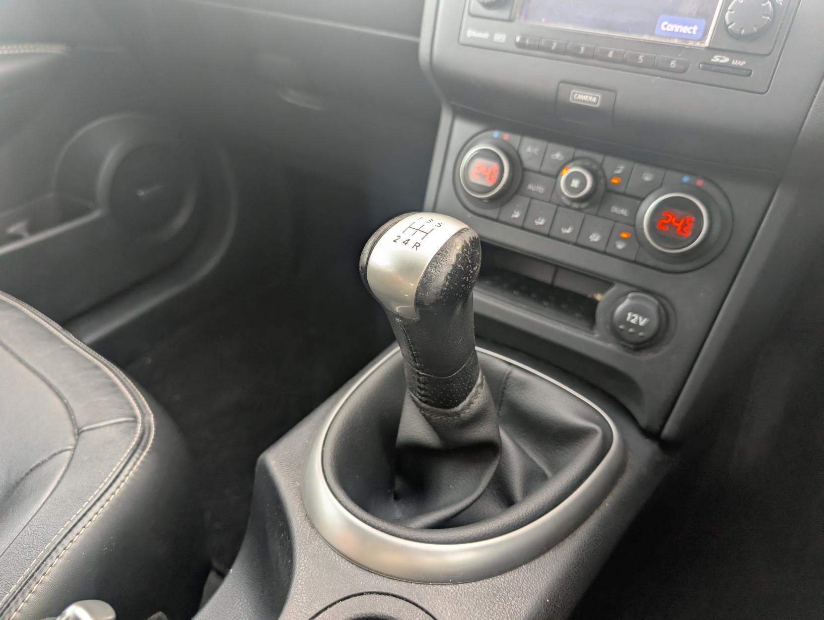 Nissan Qashqai 1.6 Tekna SUV 5dr Petrol Manual 2WD Euro 5 (117 ps)