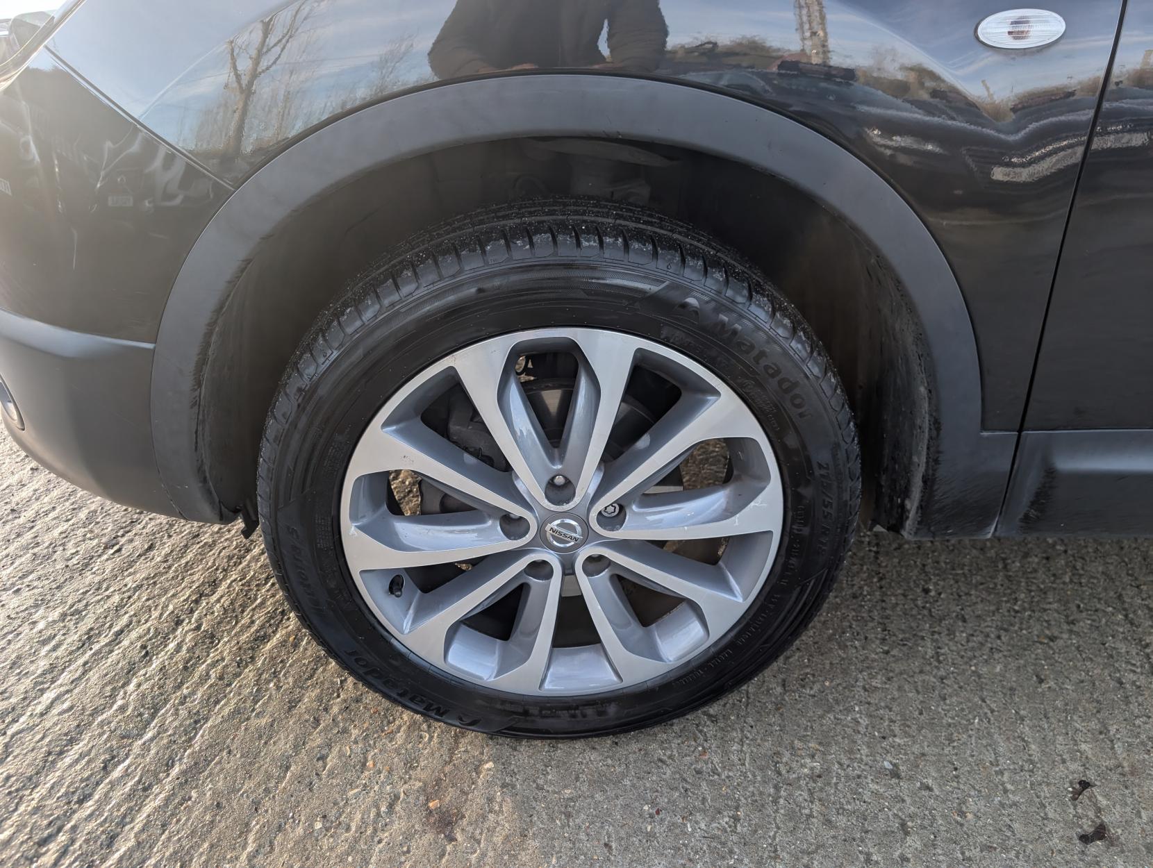 Nissan Qashqai 1.6 Tekna SUV 5dr Petrol Manual 2WD Euro 5 (117 ps)