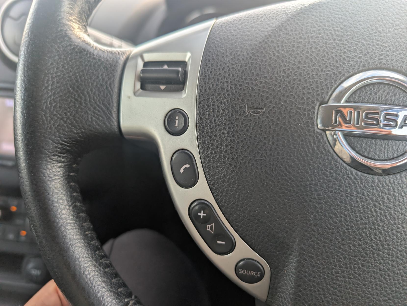 Nissan Qashqai 1.6 Tekna SUV 5dr Petrol Manual 2WD Euro 5 (117 ps)