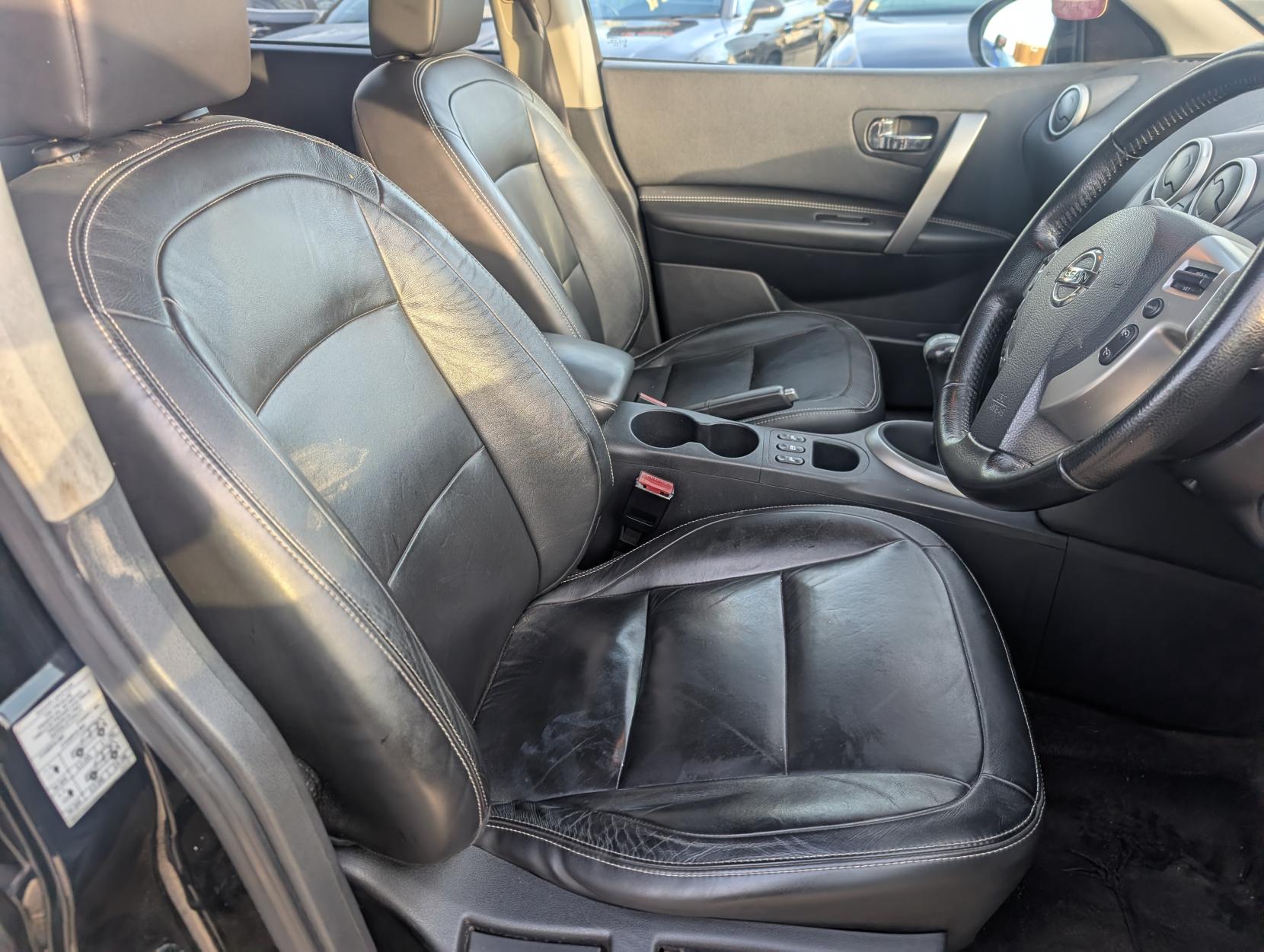 Nissan Qashqai 1.6 Tekna SUV 5dr Petrol Manual 2WD Euro 5 (117 ps)