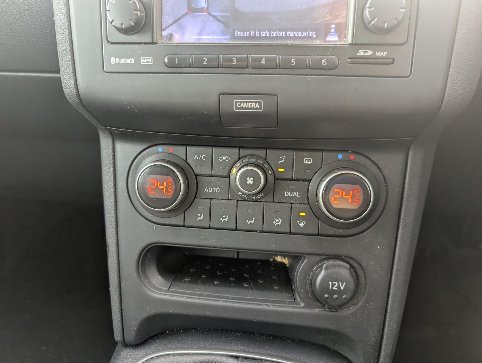 Nissan Qashqai 1.6 Tekna SUV 5dr Petrol Manual 2WD Euro 5 (117 ps)