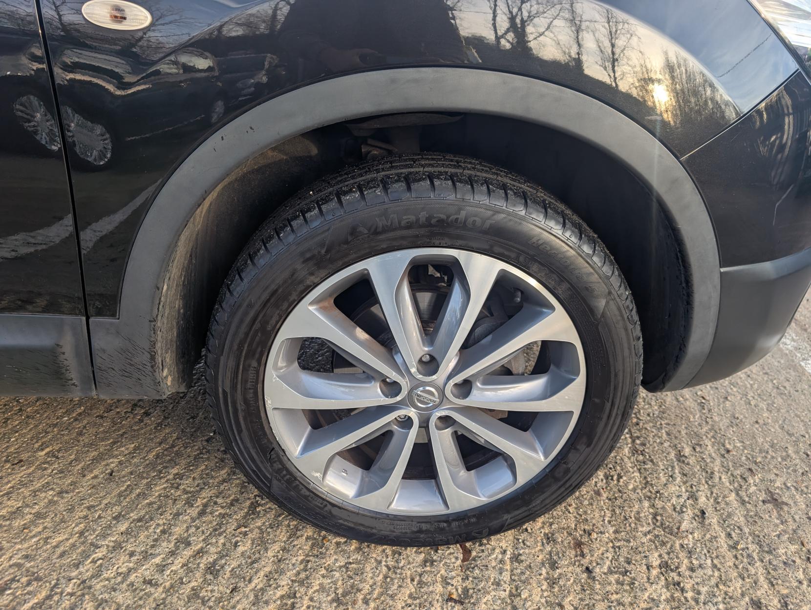 Nissan Qashqai 1.6 Tekna SUV 5dr Petrol Manual 2WD Euro 5 (117 ps)