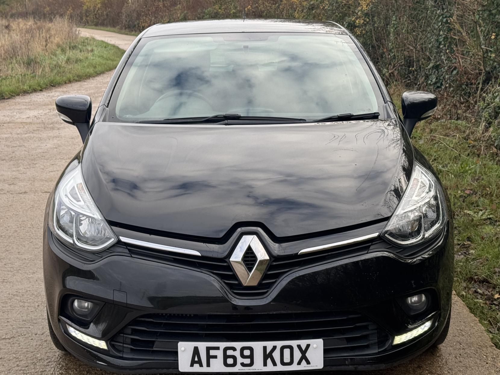 Renault Clio 0.9 TCe Iconic Hatchback 5dr Petrol Manual Euro 6 (s/s) (90 ps)