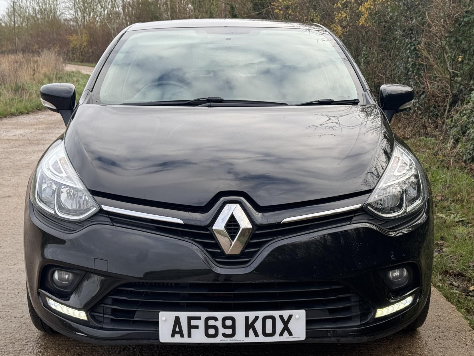 Renault Clio 0.9 TCe Iconic Hatchback 5dr Petrol Manual Euro 6 (s/s) (90 ps)