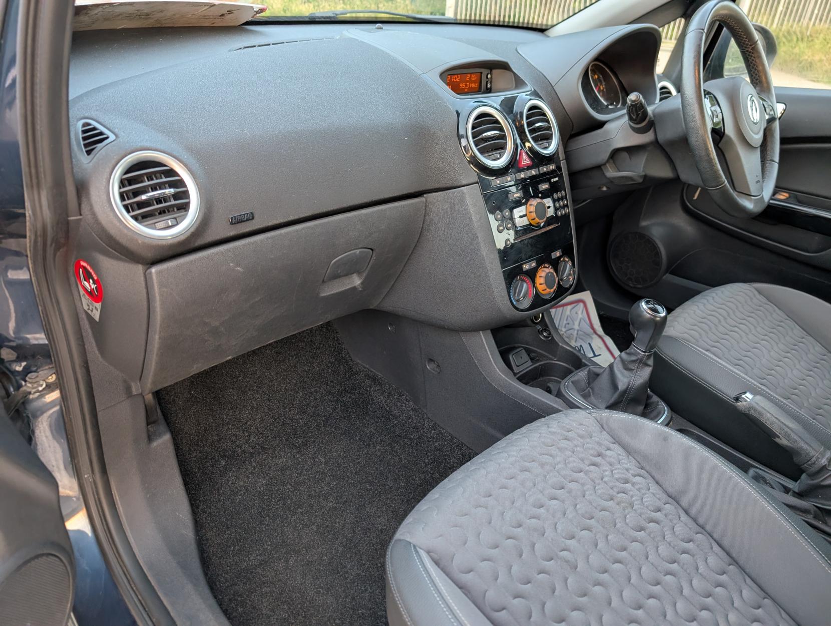 Vauxhall Corsa 1.4 16V SE Hatchback 5dr Petrol Manual Wide Ratio Euro 5 (100 ps)