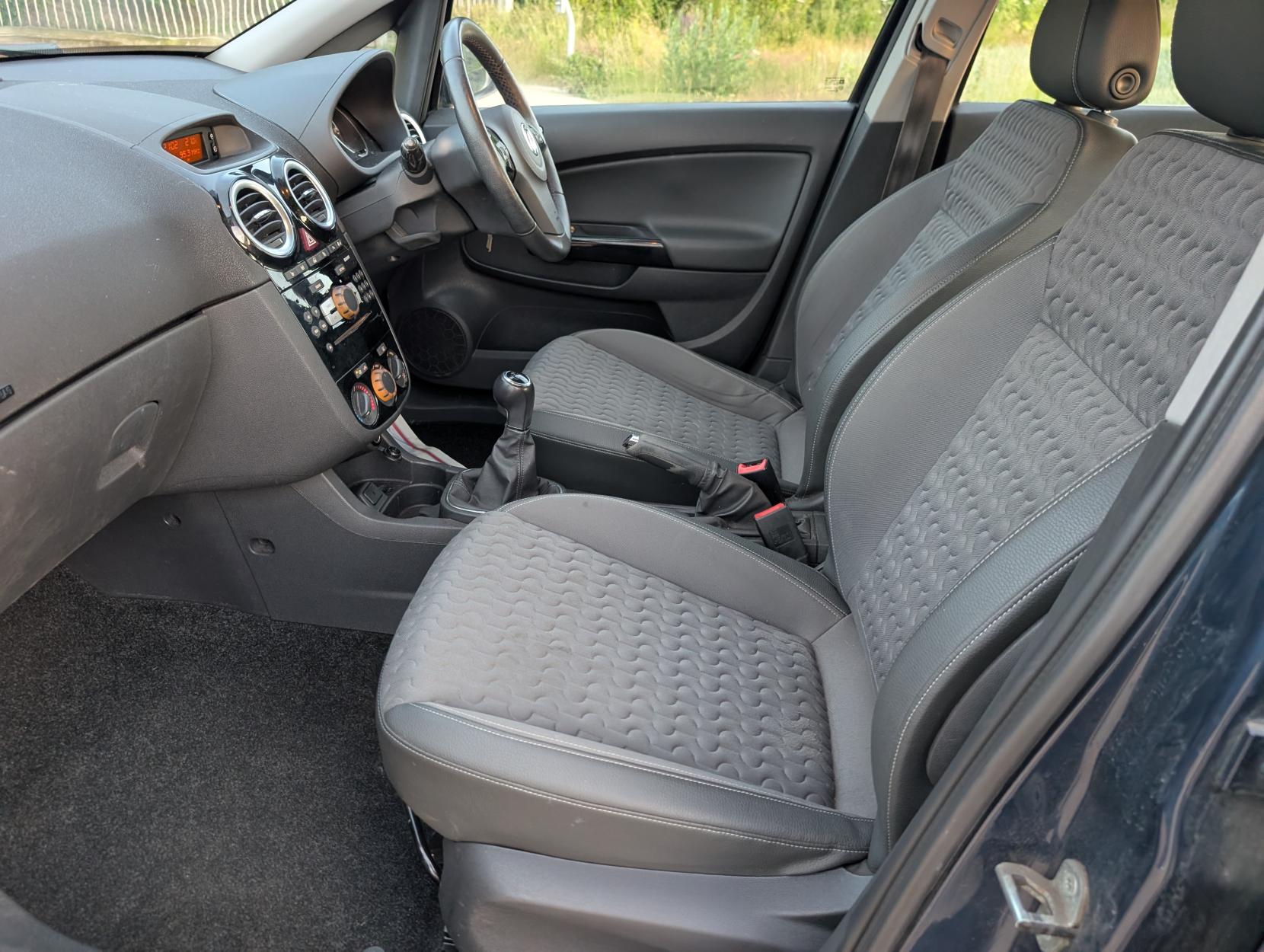 Vauxhall Corsa 1.4 16V SE Hatchback 5dr Petrol Manual Wide Ratio Euro 5 (100 ps)