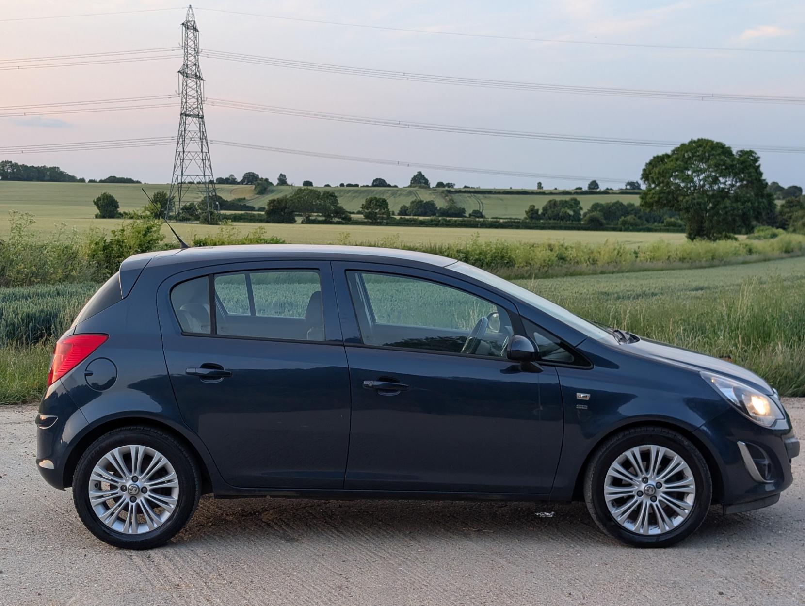 Vauxhall Corsa 1.4 16V SE Hatchback 5dr Petrol Manual Wide Ratio Euro 5 (100 ps)