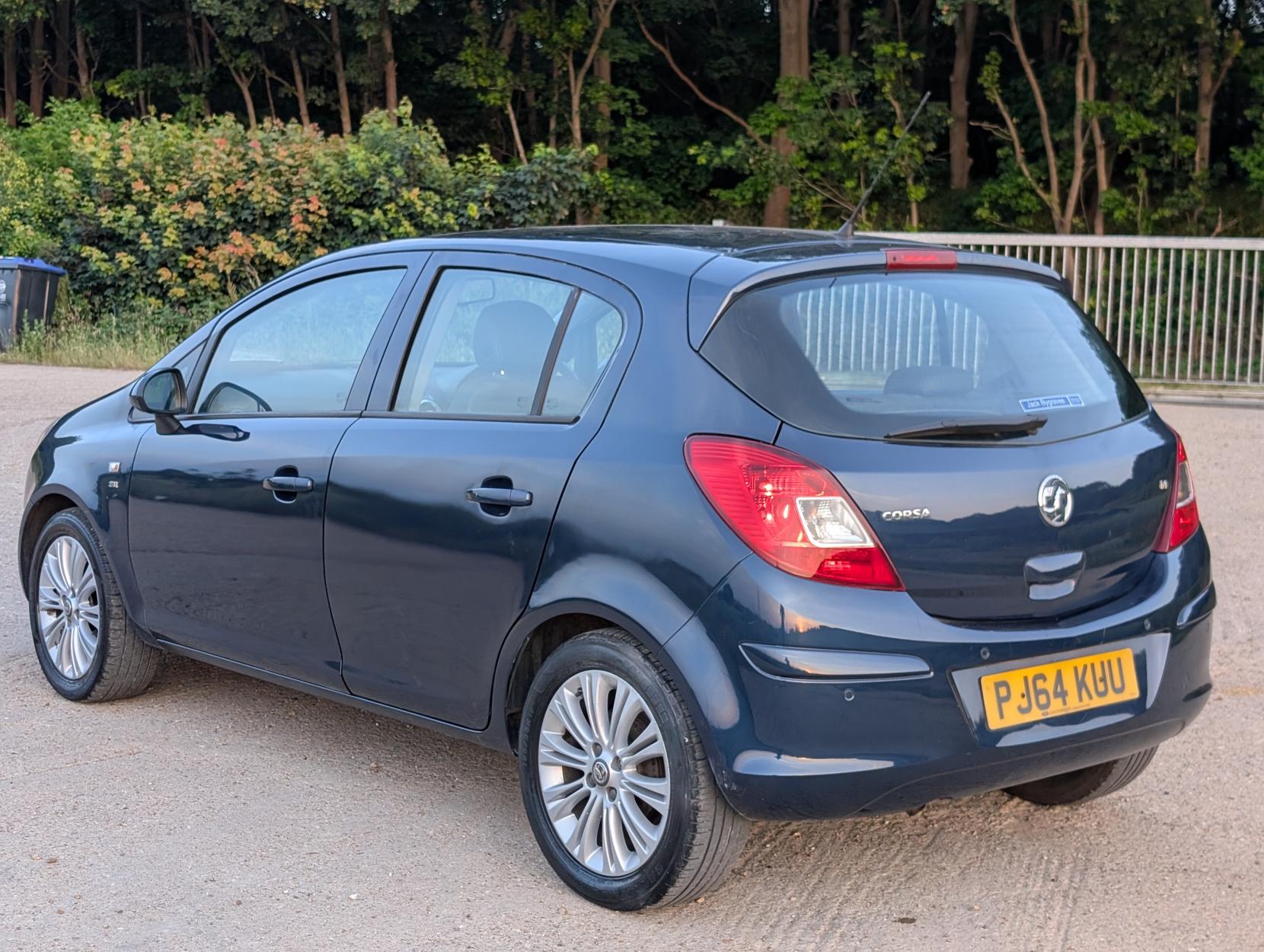Vauxhall Corsa 1.4 16V SE Hatchback 5dr Petrol Manual Wide Ratio Euro 5 (100 ps)