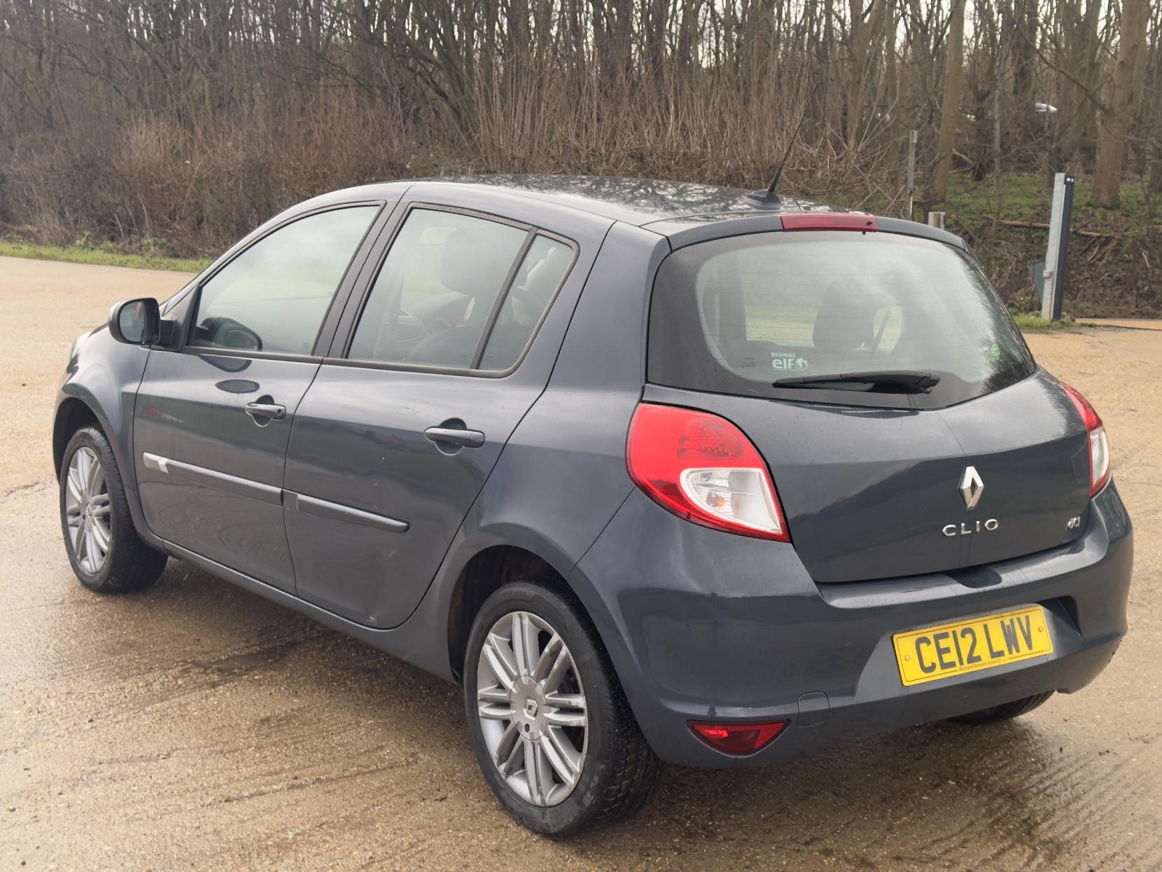 Renault Clio 1.5 dCi Dynamique TomTom Hatchback 5dr Diesel Manual Euro 5 (88 ps)