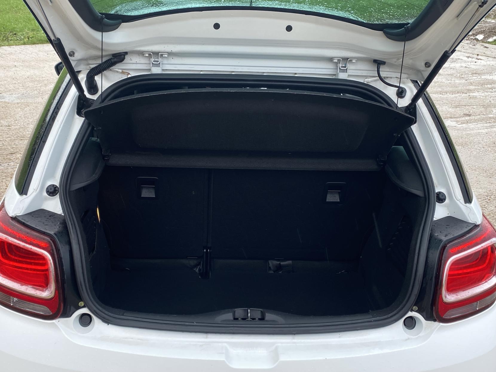 DS AUTOMOBILES DS 3 1.2 PureTech DStyle Hatchback 3dr Petrol Manual Euro 6 (82 ps)