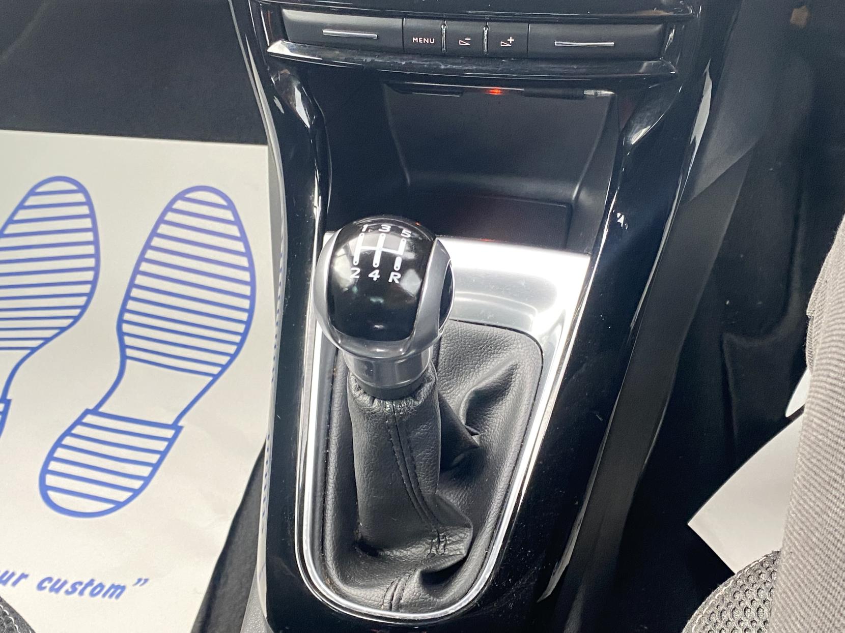 DS AUTOMOBILES DS 3 1.2 PureTech DStyle Hatchback 3dr Petrol Manual Euro 6 (82 ps)