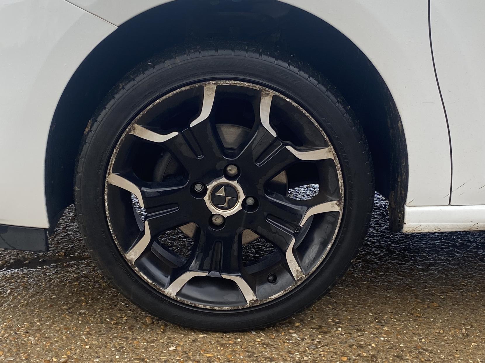 DS AUTOMOBILES DS 3 1.2 PureTech DStyle Hatchback 3dr Petrol Manual Euro 6 (82 ps)