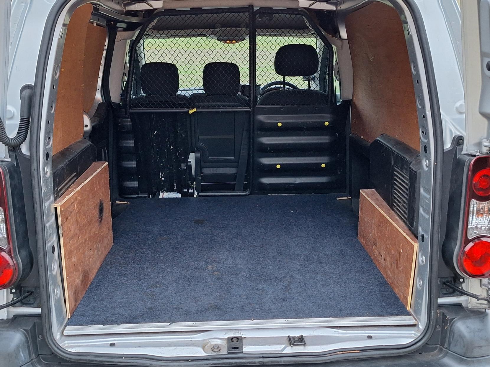 Peugeot Partner 1.6 BlueHDi 651 Professional Panel Van 5dr Diesel Manual L1 (112 g/km, 73.97 bhp)