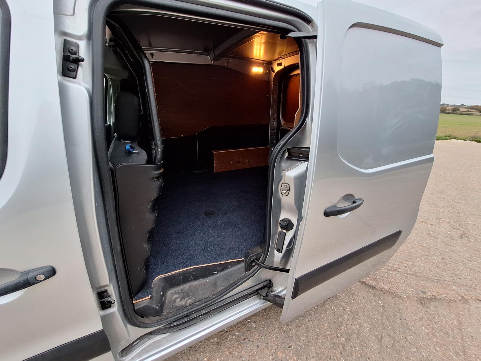 Peugeot Partner 1.6 BlueHDi 651 Professional Panel Van 5dr Diesel Manual L1 (112 g/km, 73.97 bhp)