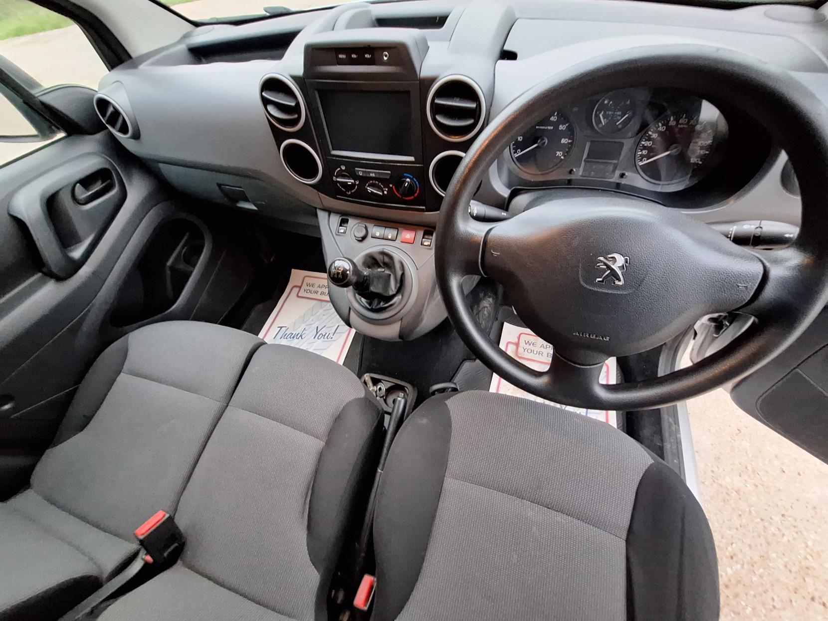 Peugeot Partner 1.6 BlueHDi 651 Professional Panel Van 5dr Diesel Manual L1 (112 g/km, 73.97 bhp)