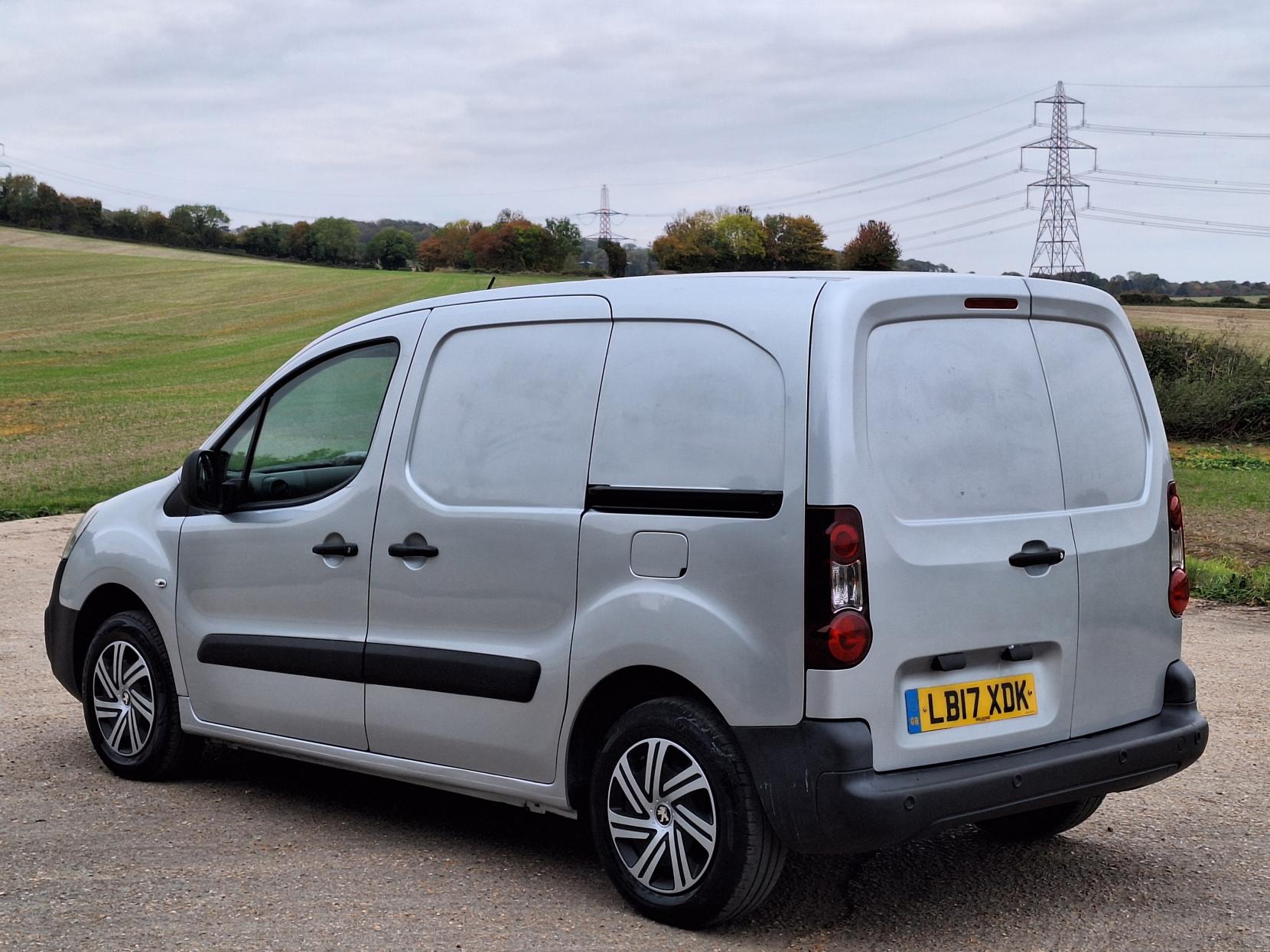 Peugeot Partner 1.6 BlueHDi 651 Professional Panel Van 5dr Diesel Manual L1 (112 g/km, 73.97 bhp)