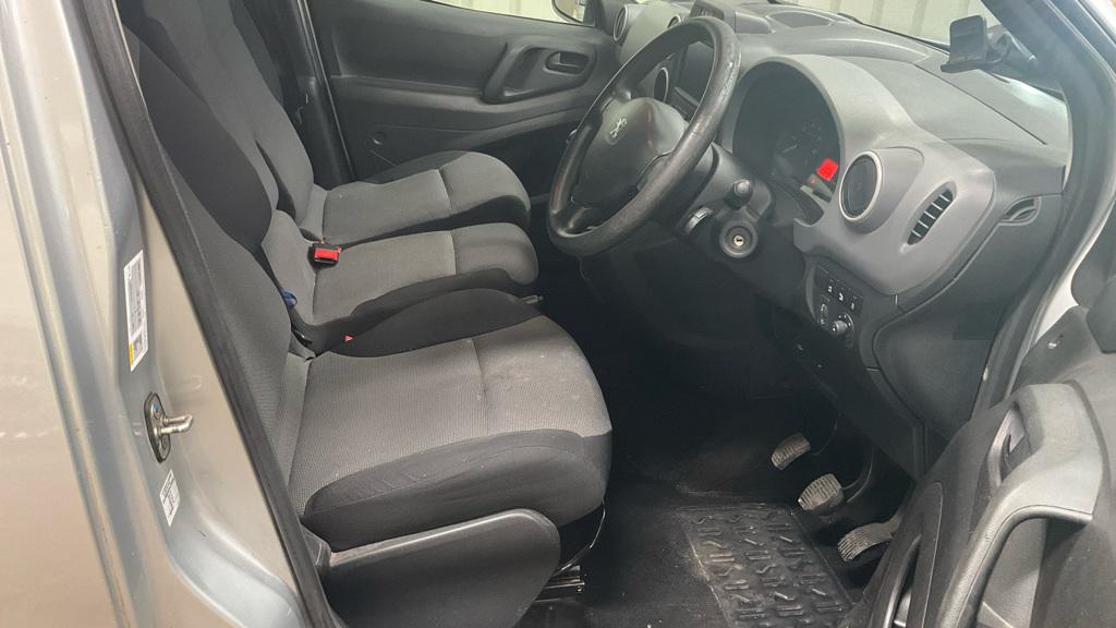 Peugeot Partner 1.6 BlueHDi 651 Professional Panel Van 5dr Diesel Manual L1 (112 g/km, 73.97 bhp)