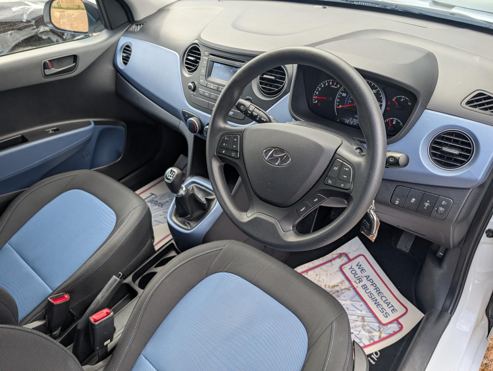 Hyundai i10 1.0 SE Hatchback 5dr Petrol Manual Euro 6 (66 ps)
