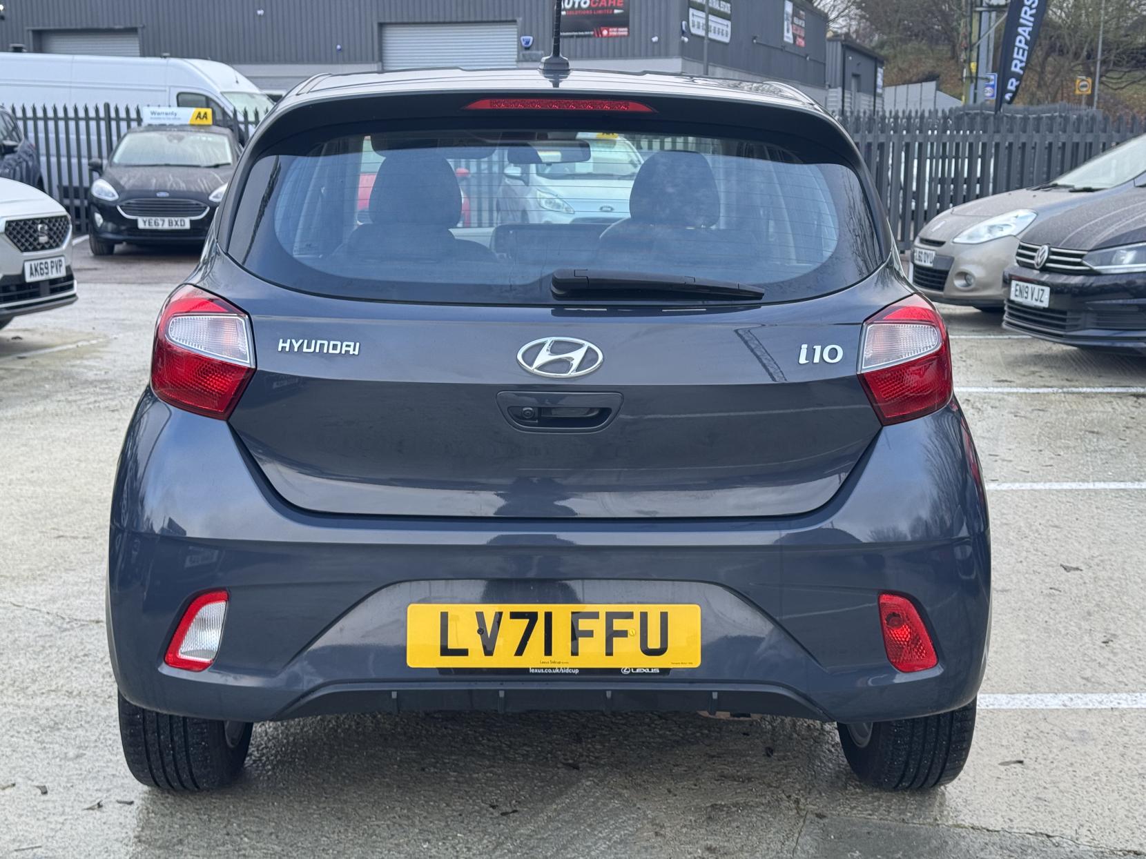 Hyundai i10 1.0 SE Connect Hatchback 5dr Petrol Auto Euro 6 (s/s) (67 ps)