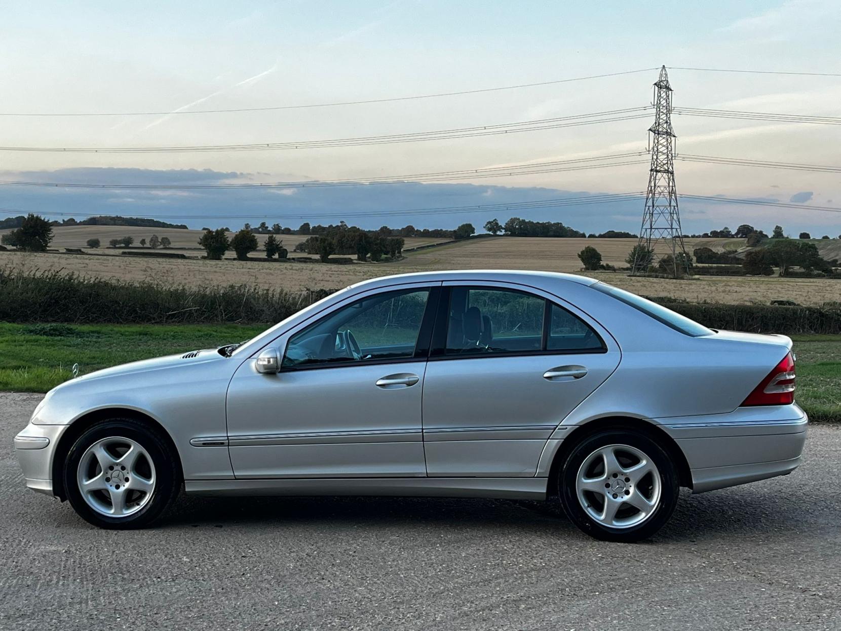 Mercedes-Benz C Class 2.6 C240 Avantgarde SE Saloon 4dr Petrol Automatic (256 g/km, 170 bhp)