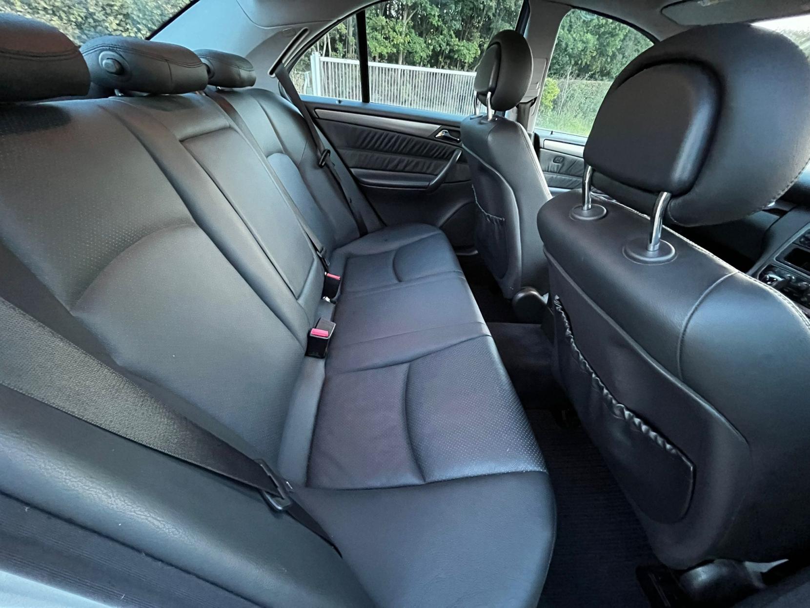 Mercedes-Benz C Class 2.6 C240 Avantgarde SE Saloon 4dr Petrol Automatic (256 g/km, 170 bhp)