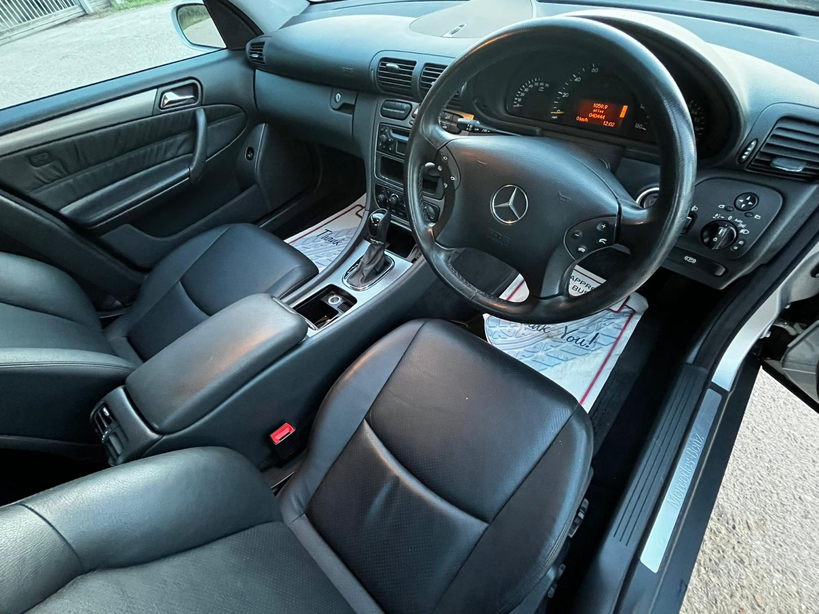 Mercedes-Benz C Class 2.6 C240 Avantgarde SE Saloon 4dr Petrol Automatic (256 g/km, 170 bhp)