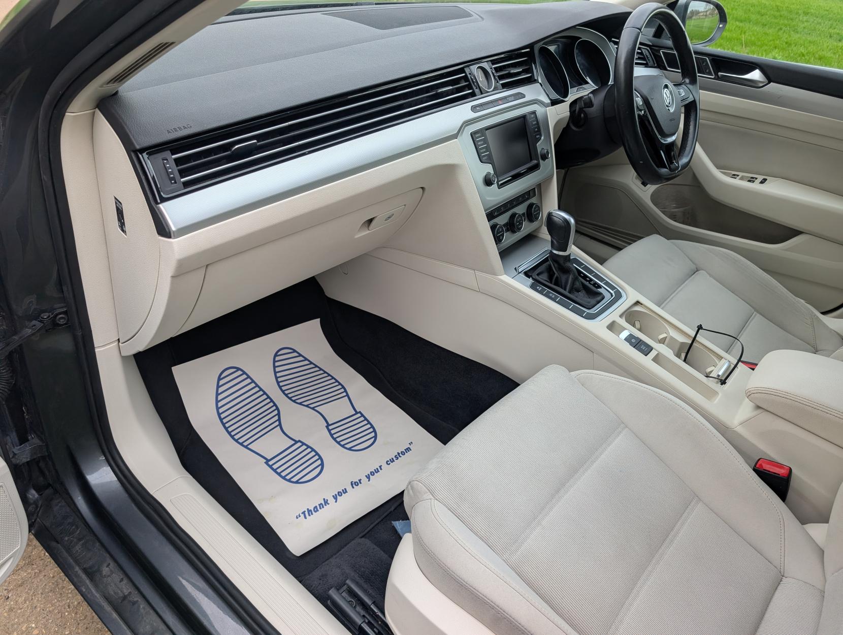 Volkswagen Passat 2.0 TDI BlueMotion Tech SE Business Saloon 4dr Diesel DSG Euro 6 (s/s) (150 ps)