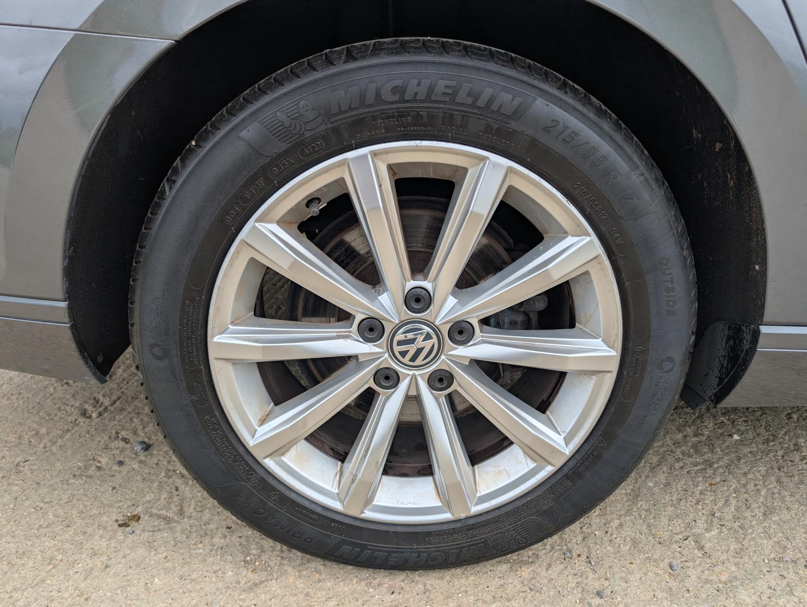 Volkswagen Passat 2.0 TDI BlueMotion Tech SE Business Saloon 4dr Diesel DSG Euro 6 (s/s) (150 ps)