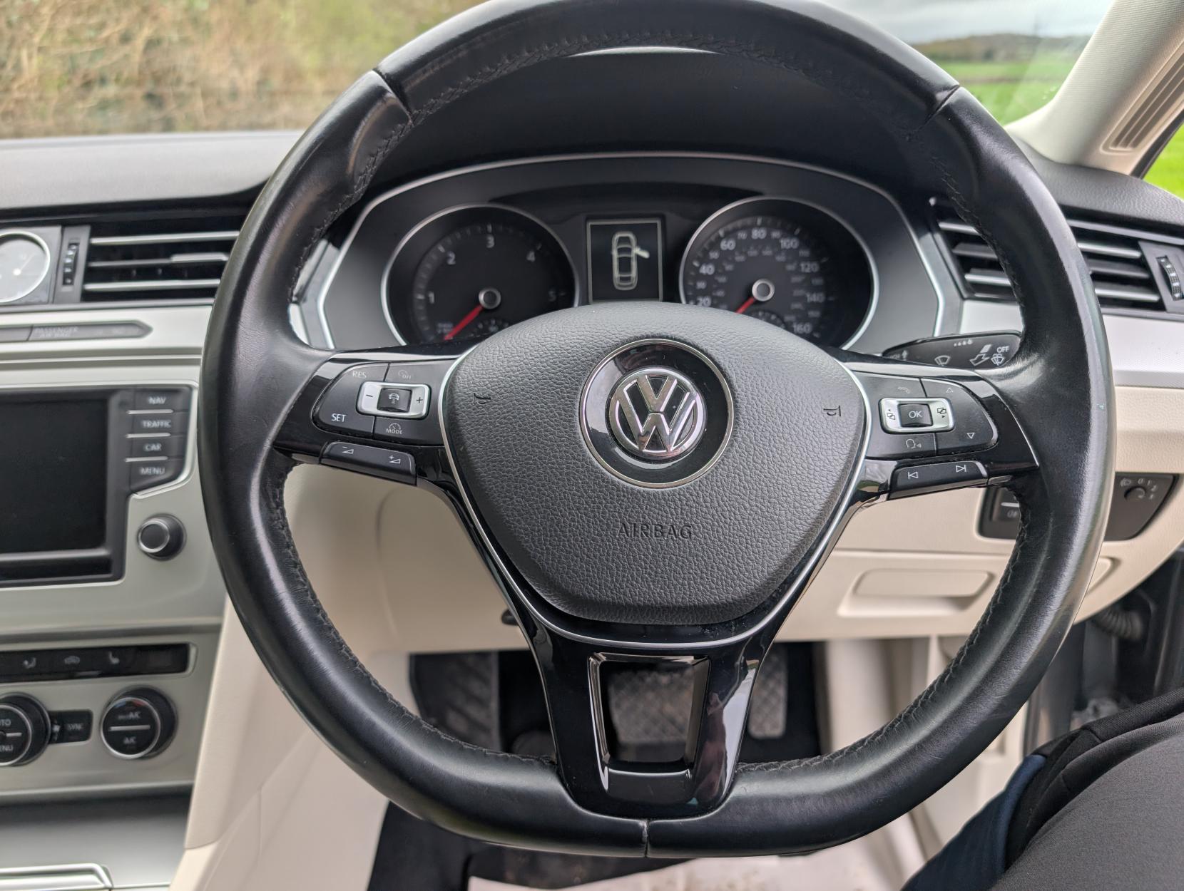 Volkswagen Passat 2.0 TDI BlueMotion Tech SE Business Saloon 4dr Diesel DSG Euro 6 (s/s) (150 ps)