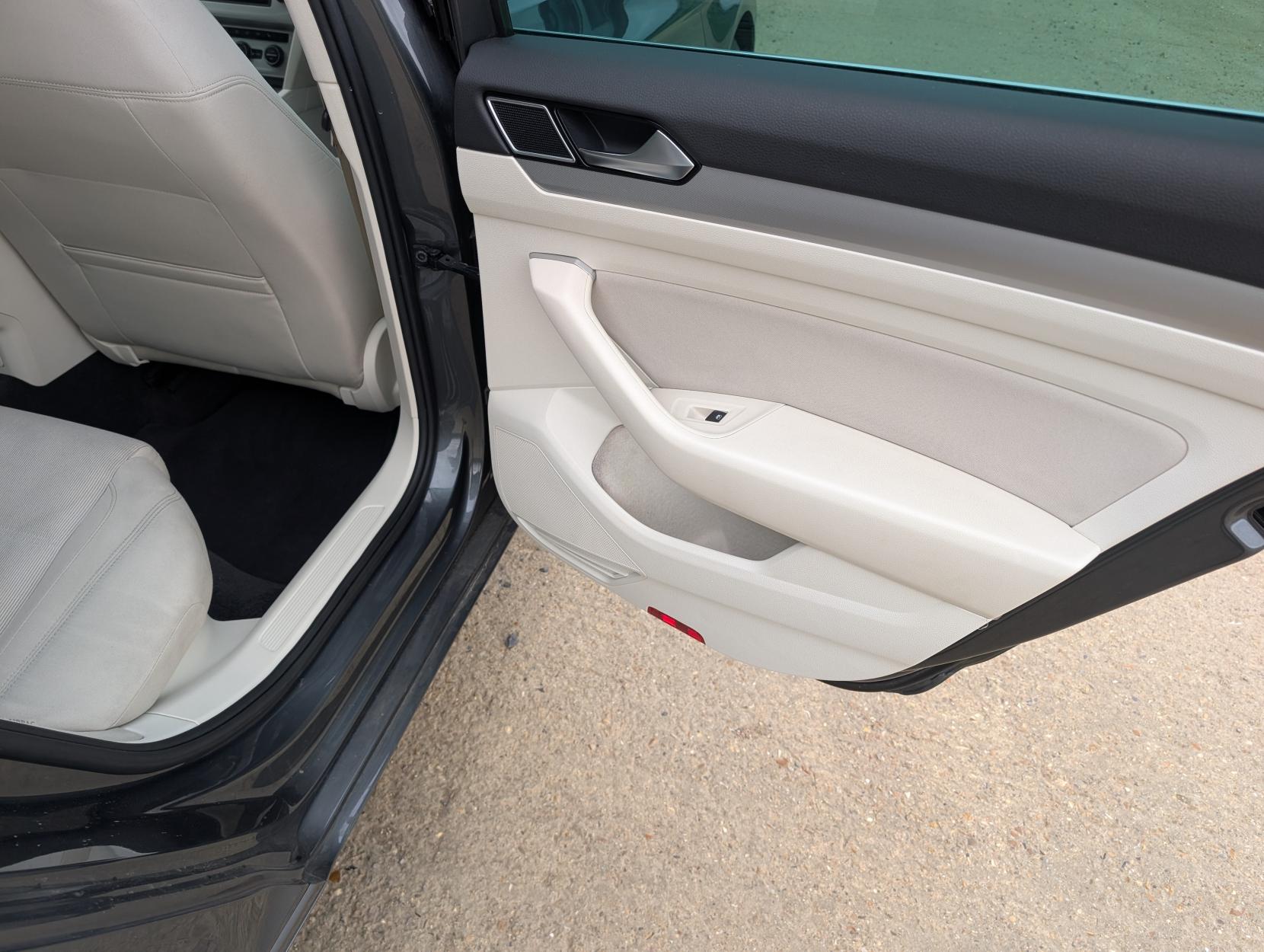 Volkswagen Passat 2.0 TDI BlueMotion Tech SE Business Saloon 4dr Diesel DSG Euro 6 (s/s) (150 ps)