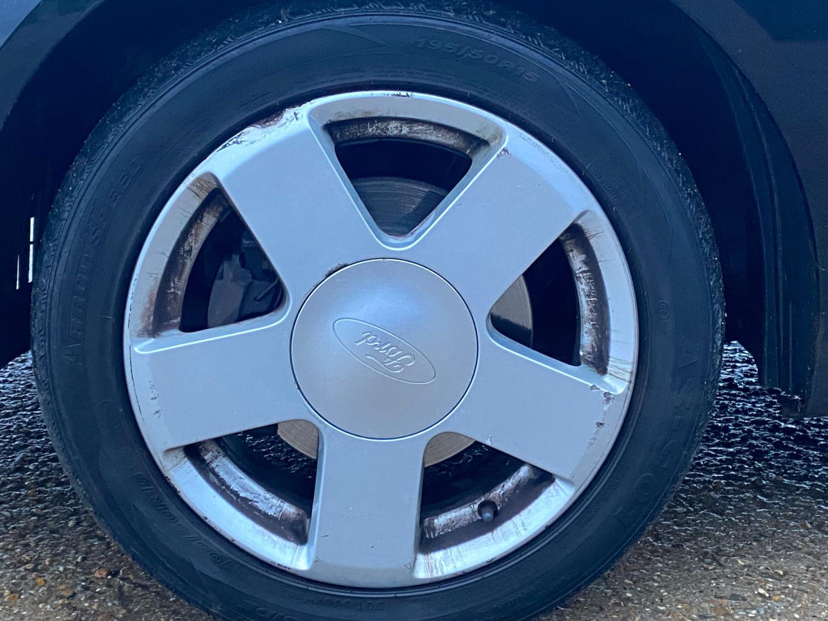 Ford Fiesta 1.4 Zetec Climate Hatchback 5dr Petrol Manual (154 g/km, 79 bhp)