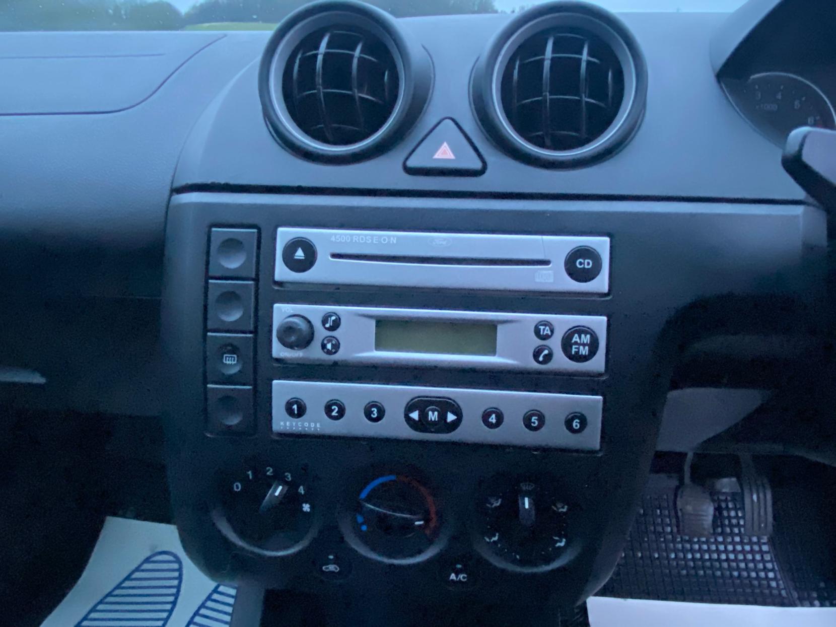 Ford Fiesta 1.4 Zetec Climate Hatchback 5dr Petrol Manual (154 g/km, 79 bhp)