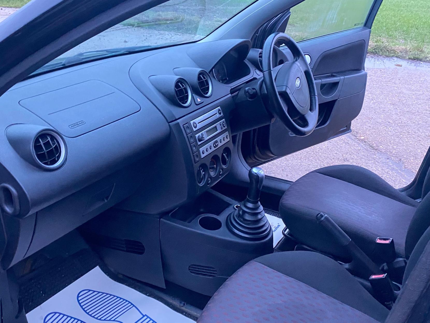 Ford Fiesta 1.4 Zetec Climate Hatchback 5dr Petrol Manual (154 g/km, 79 bhp)