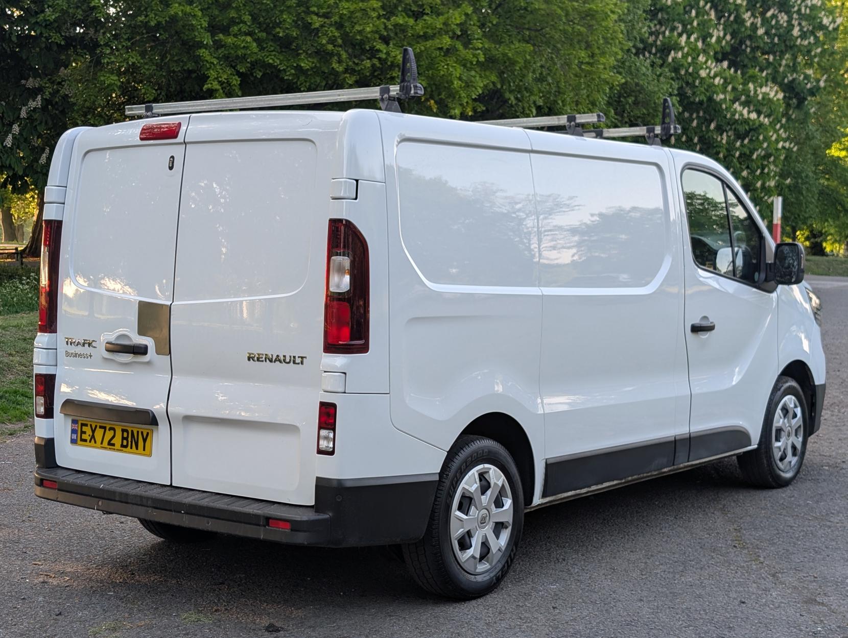 Renault Trafic 2.0 dCi Blue 28 Business+ Panel Van 5dr Diesel Manual SWB Euro 6 (s/s) (130 ps)
