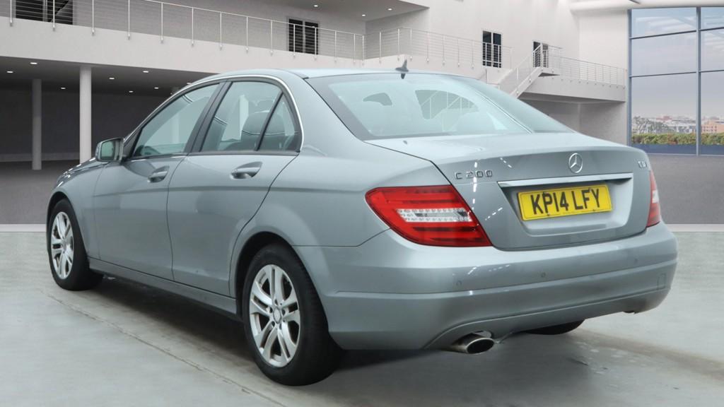 Mercedes-Benz C Class 2.1 C200 CDI Executive SE (Premium) Saloon 4dr Diesel G-Tronic+ Euro 5 (s/s) (136 ps)