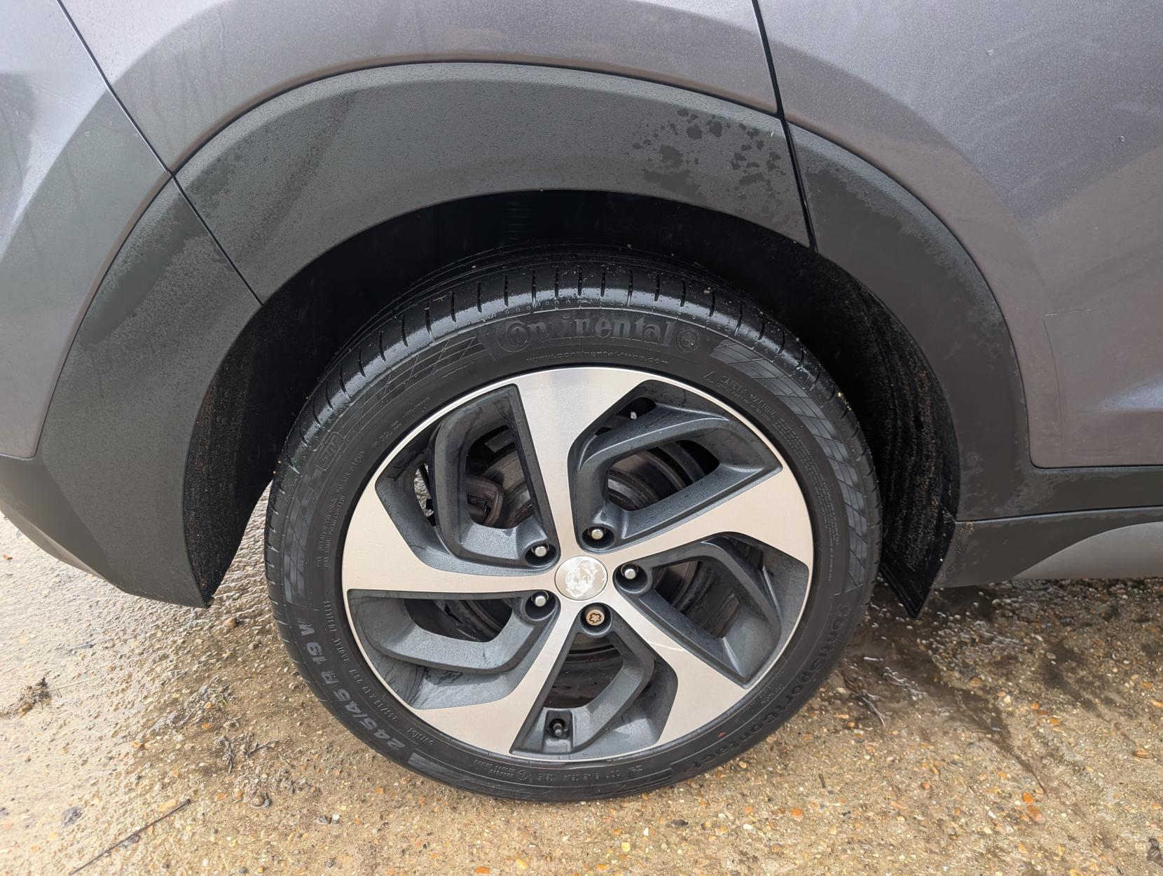 Hyundai TUCSON 2.0 CRDi Premium SUV 5dr Diesel Auto 4WD Euro 6 (185 ps)