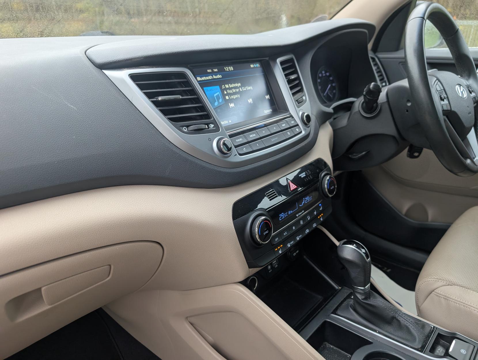 Hyundai TUCSON 2.0 CRDi Premium SUV 5dr Diesel Auto 4WD Euro 6 (185 ps)