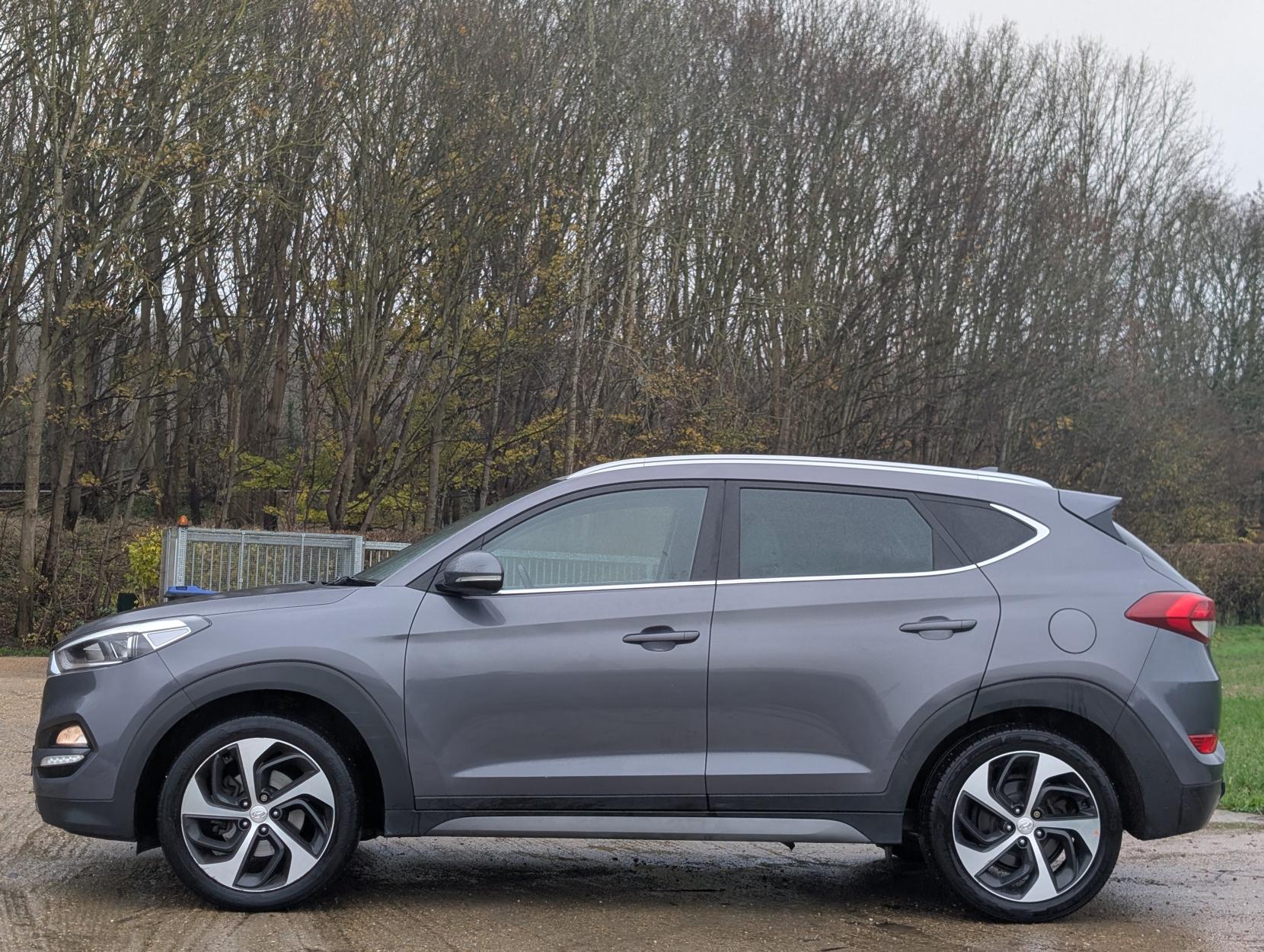 Hyundai TUCSON 2.0 CRDi Premium SUV 5dr Diesel Auto 4WD Euro 6 (185 ps)